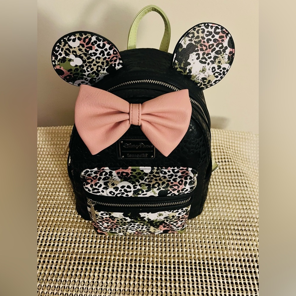 2023 Disney Parks Animal Kingdom Minnie Loungefly